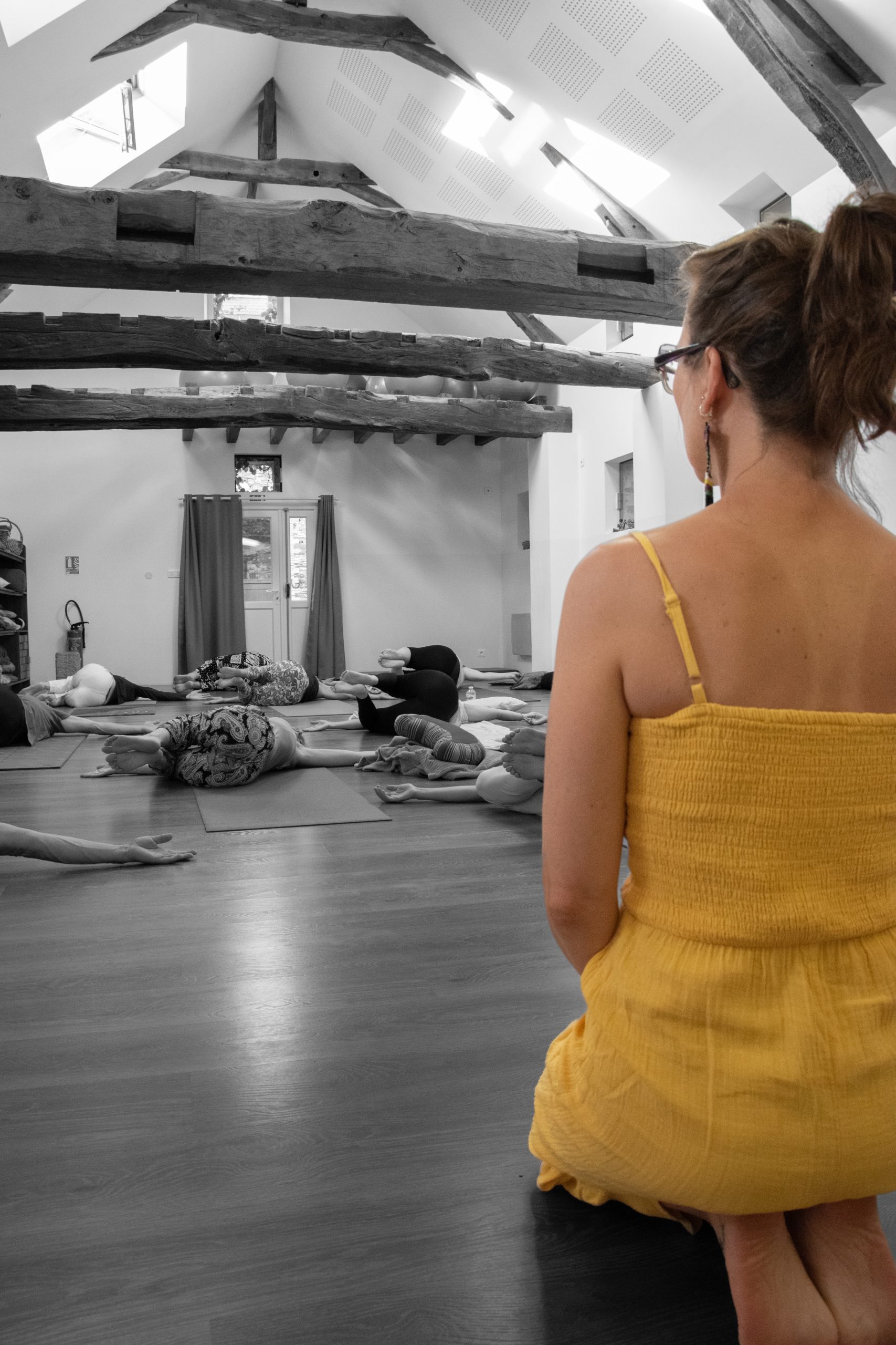 Accueil Stella, de Yoga Stella, devant ses élèves
